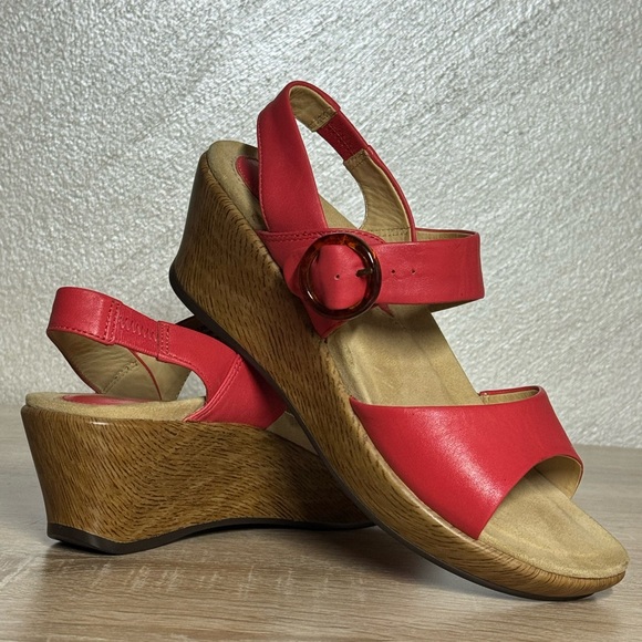 Dansko Adele Nappa Coral Leather Size 38 US 7.5 Wedge Buckle Slingback Sandals - Picture 13 of 13